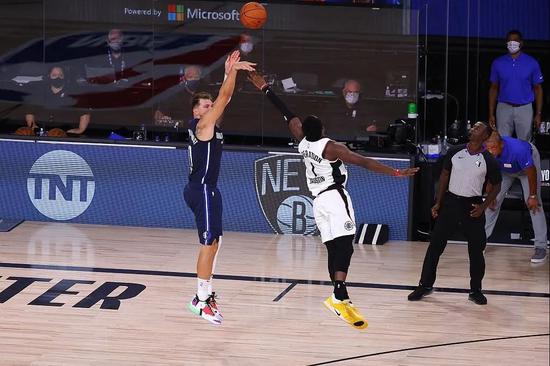 NBA季后赛东契奇40分三双独行侠逆转快船晋级
